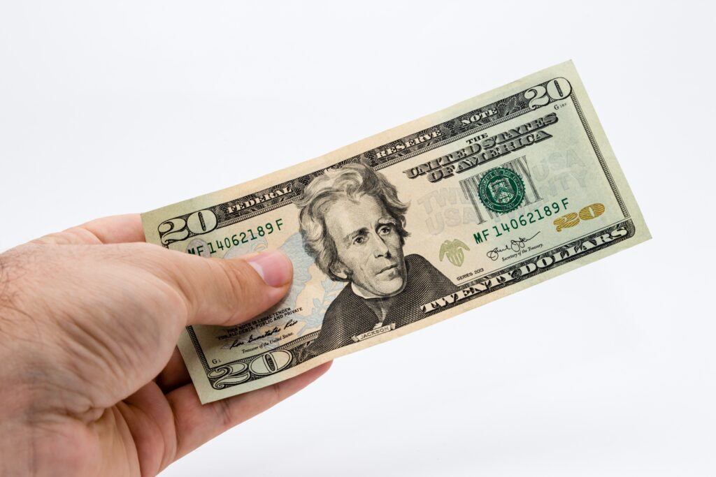 Cómo saber si un billete de 20 dólares es falso
